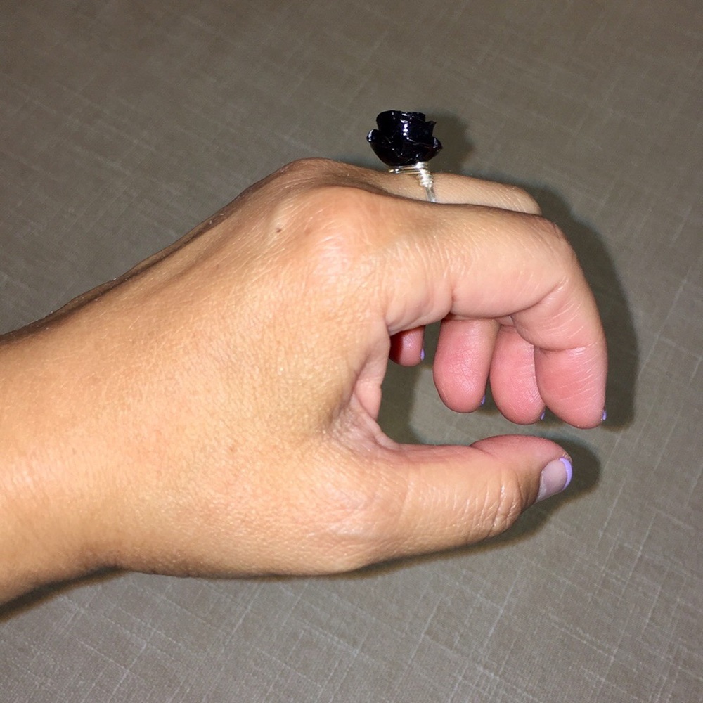 🖤🌹HOST PICK RING!🌹🖤 - Picture 3 of 8